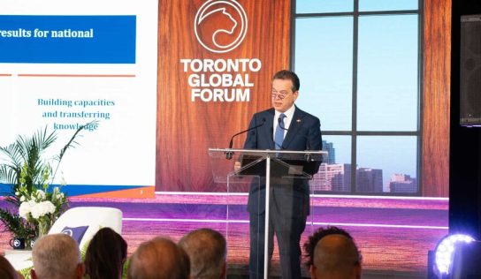 Ito Bisonó propone ampliar inversión canadiense en tecnología, innovación y energías limpias