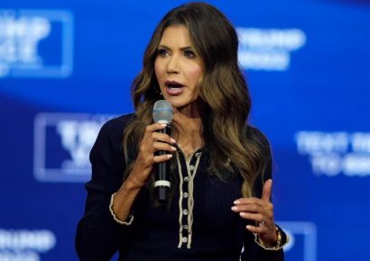 Kristi Noem deja cargo de enviada especial del Escudo de las Américas, según CBS