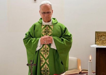 Papa León XIV reaparece en el ángelus tras cirugía pulmonar