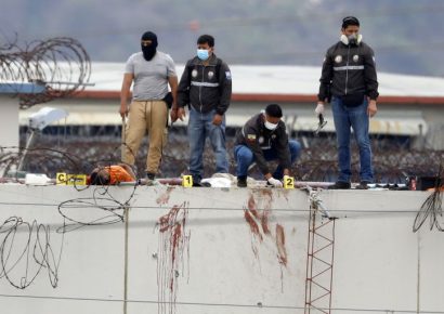 Ocho reclusos mueren y diez resultan heridos durante motines en cárceles de Ecuador