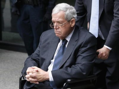 Fallece Dennis Hastert, expresidente republicano de la Cámara de EE.UU., condenado y encarcelado por un caso de abusos sexuales