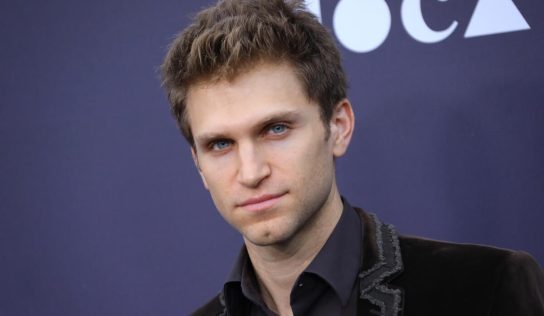 Actor Keegan Allen denuncia violento asalto en West Hollywood