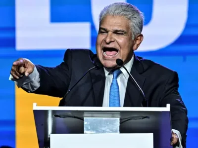 Mulino pide calma tras sismo de 7,7 y alerta de tsunami en Panamá