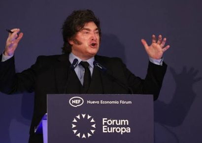 Milei llama dictador a Pedro Sánchez en España