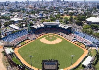 Abinader promete primer picazo para nuevo Estadio Quisqueya