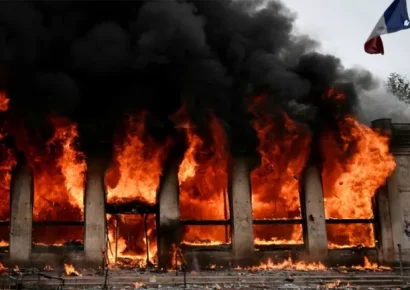 Incendian sede de Turismo en Lyon durante protestas por costo de vida