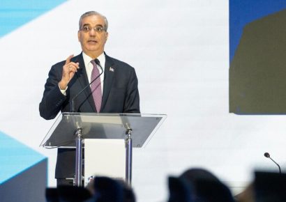 Abinader llama a fortalecer integración regional en apertura de la Cepal