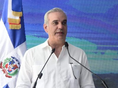 Abinader inaugura puente sobre río La Leonora en Maimón tras más de tres décadas de espera