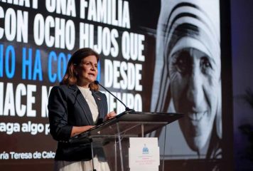 Pobreza monetaria baja a 14.58 % en RD, según Raquel Peña