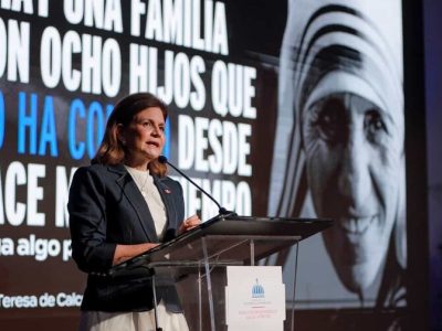 Pobreza monetaria baja a 14.58 % en RD, según Raquel Peña