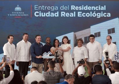 Gobierno entrega 836 apartamentos y una escuela en Ciudad Juan Bosch